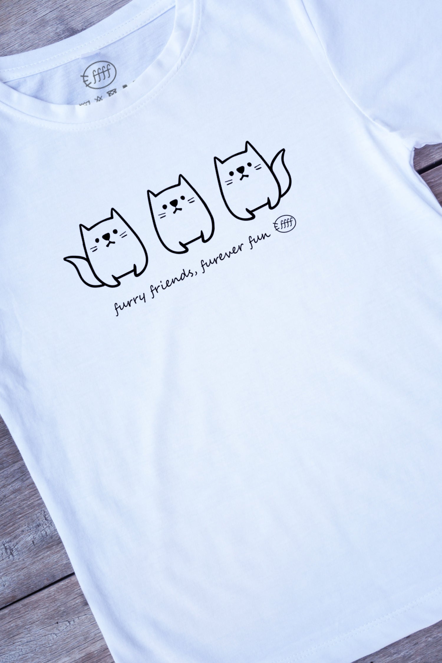 【ffff】可愛い♪3匹の猫たちが並ぶ！/ラインアートのモノクロTシャツ -Three Cats Tee/cotton 100%/size:S-XXL