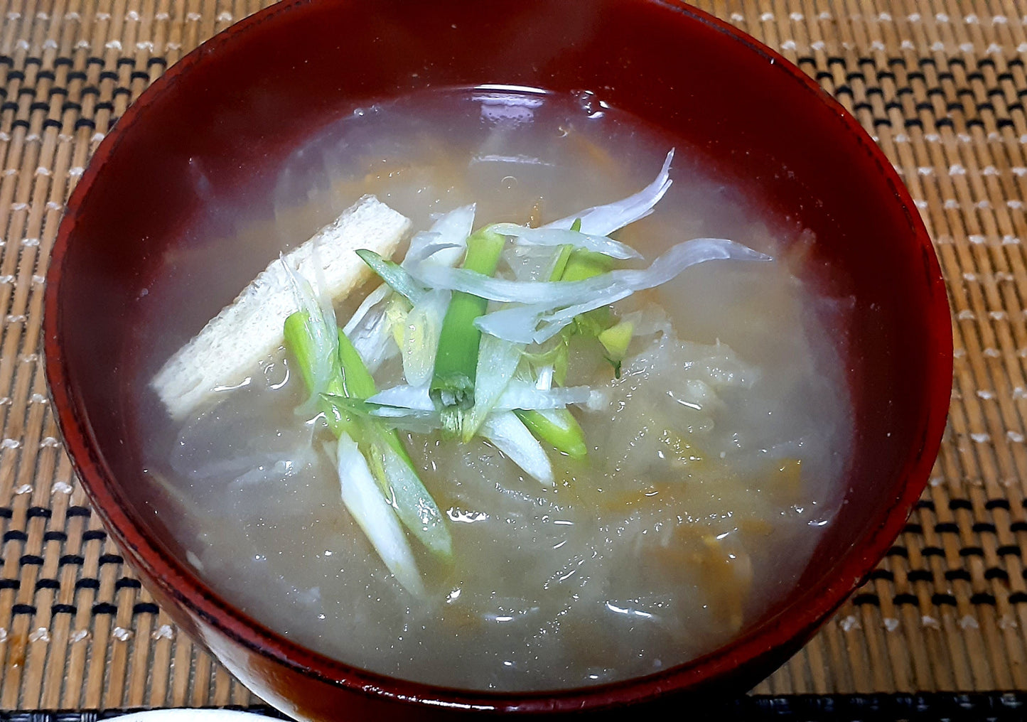 【Still good!】不揃いながらも輝く大根の生命力Tシャツ - Mighty Radish Tee/cotton 100%/size:S-XXL